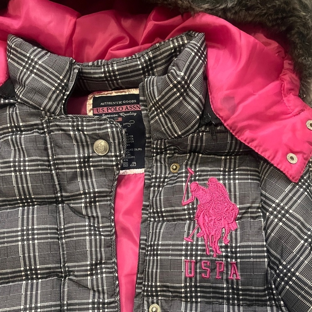 US Polo Assn. Plaid Puffer Vest Hooded Faux Fur NWOT L Pink/Black - Picture 5 of 9